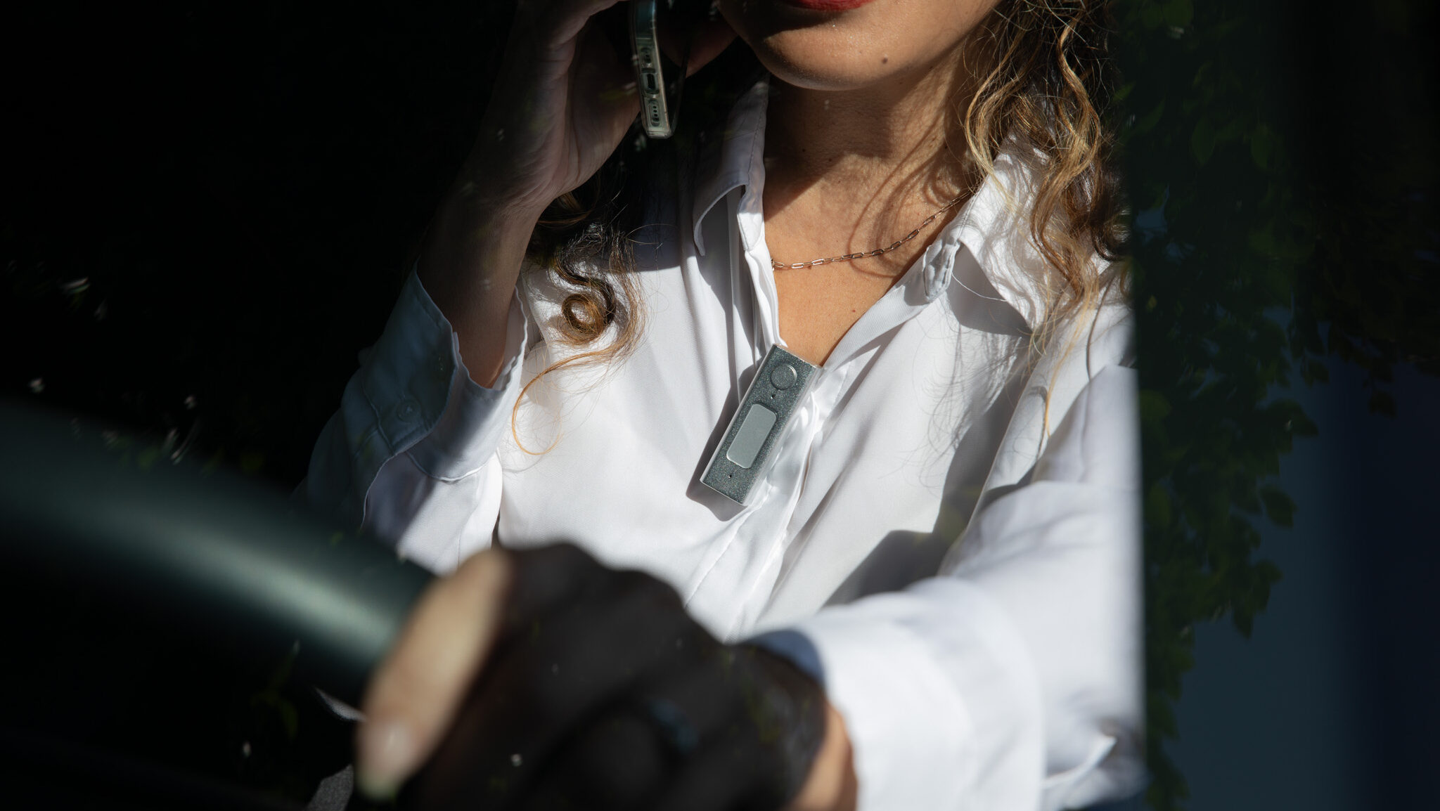 The Benefits of AI Wearable Devices: How Intelligent Hardware Enhances Daily Life and Work