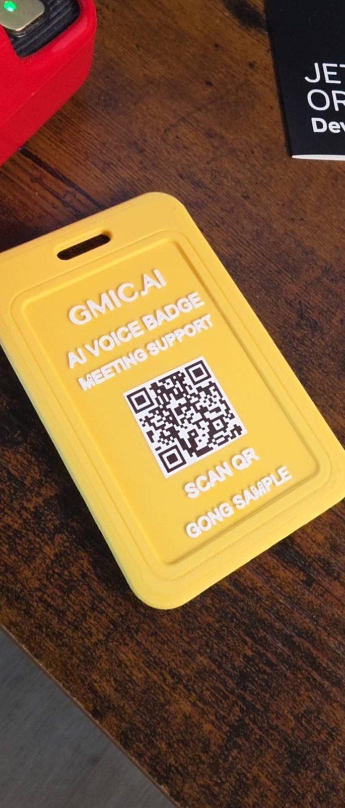 GMIC.AI MIC05B Gong sample badge with QR code